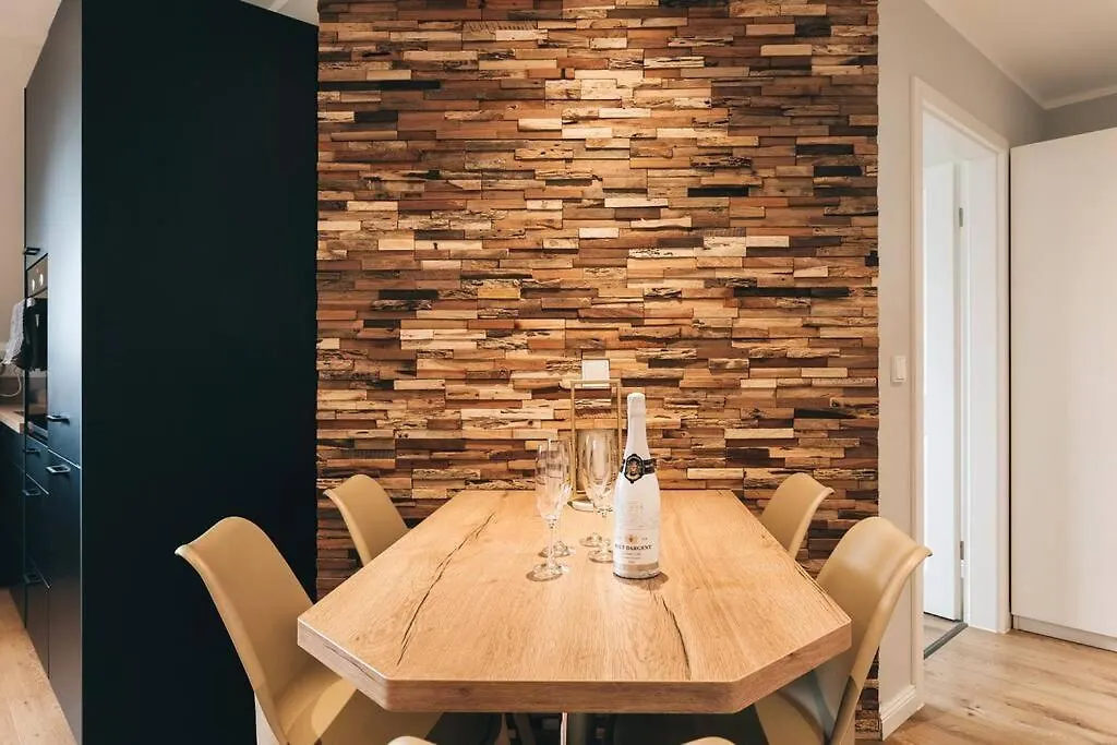 Tip! Toplage In Dresden! Moderne 100 Qm Ferienwohnung Fuer Familien Und Kleine Gruppen contacts